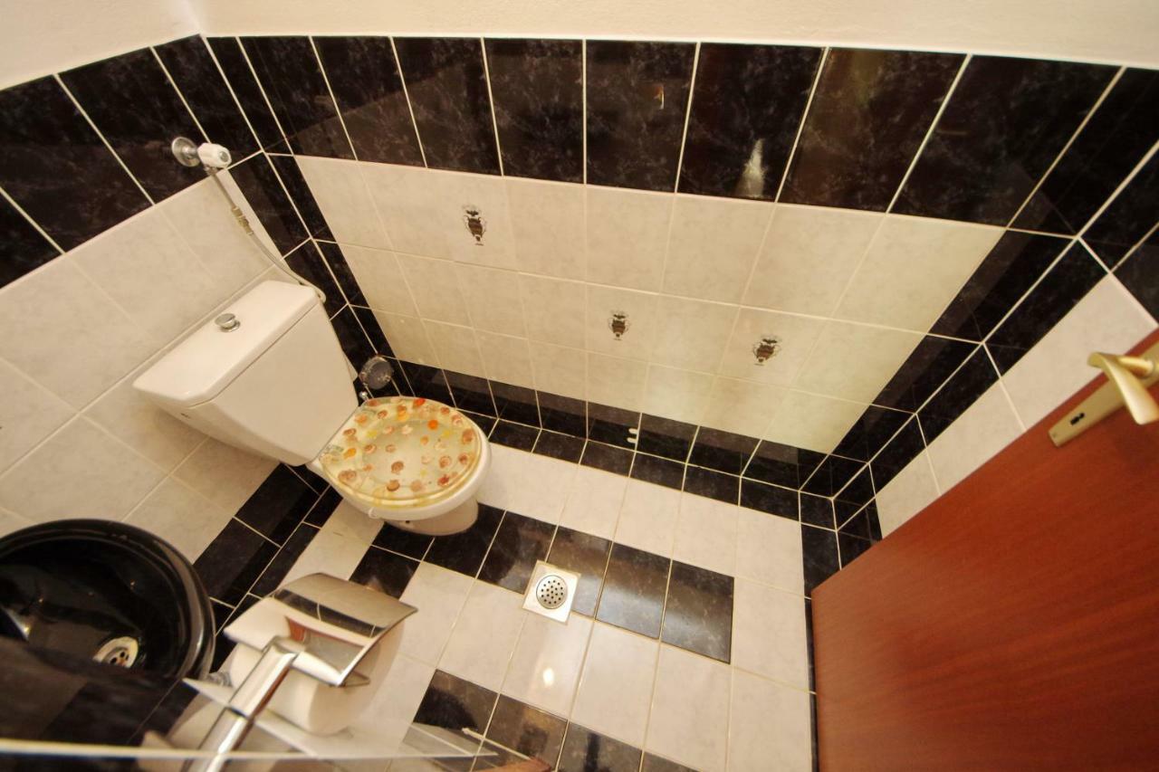 Apartments Eduard Vrsi Exterior photo