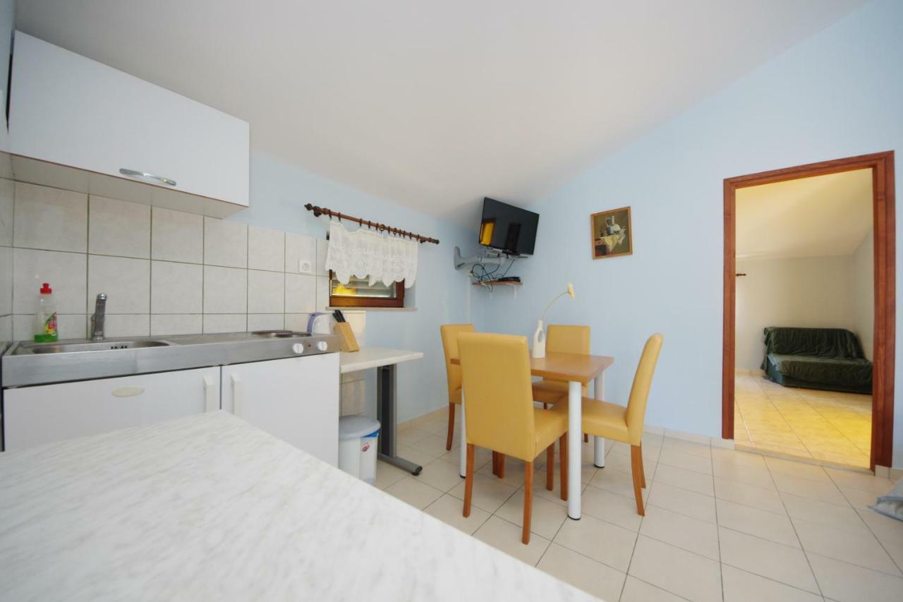 Apartments Eduard Vrsi Exterior photo