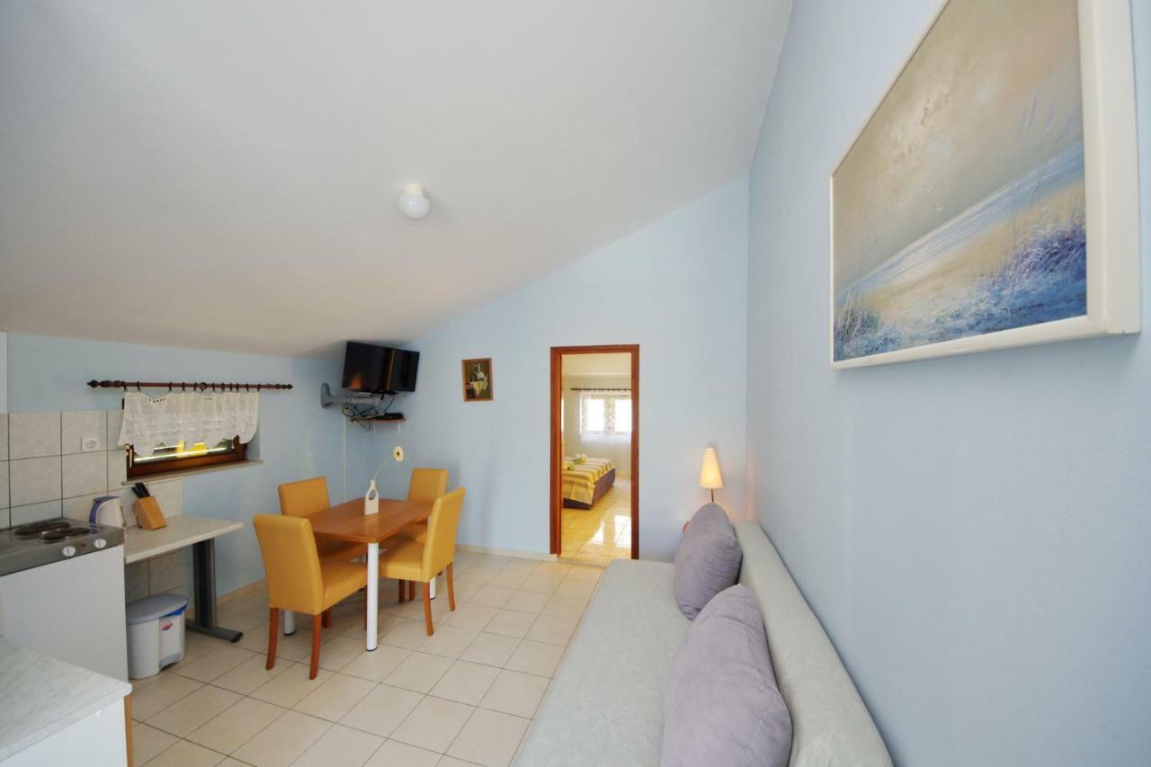 Apartments Eduard Vrsi Exterior photo