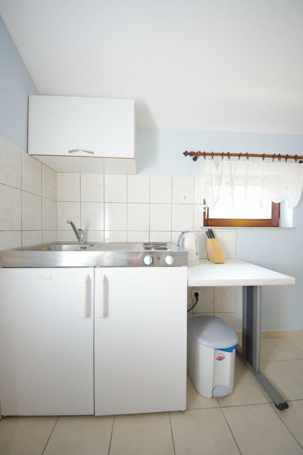 Apartments Eduard Vrsi Exterior photo